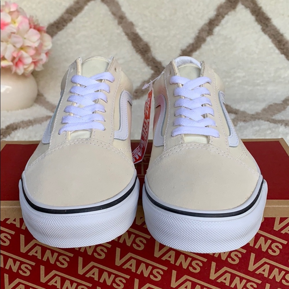 VANS OLD SKOOL CLASSIC WHITE/TRUE WHITE WMNS - Picture 8 of 16